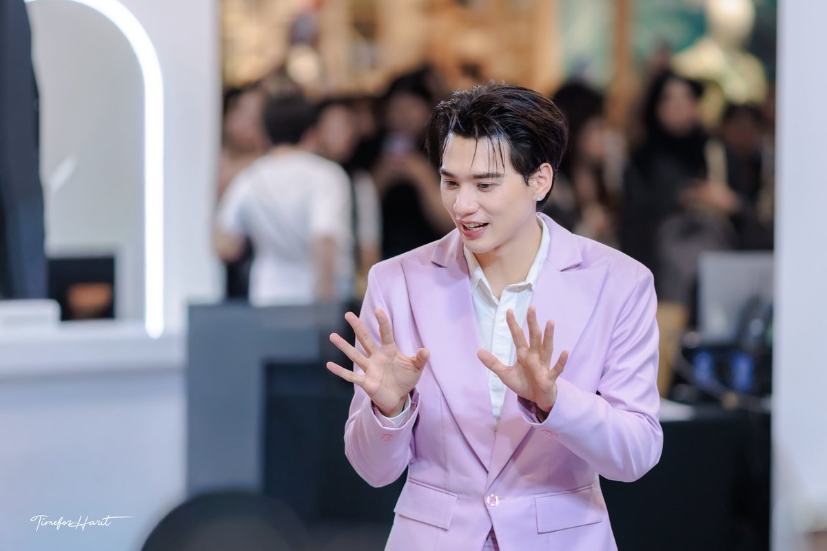 TimeForHarit's tweet photo. ตอนคุณอยู่ตรงหน้า มันเหมือนกับว่า
แม่ง แล้วหนูจะตกหลุมรักใครได้อีก 🥹
KENG HARIT WITH LAIFEN
#LaifenxKeng
#KengHarit
#TimeForHarit https://t.co/fFBf7Ju2sj