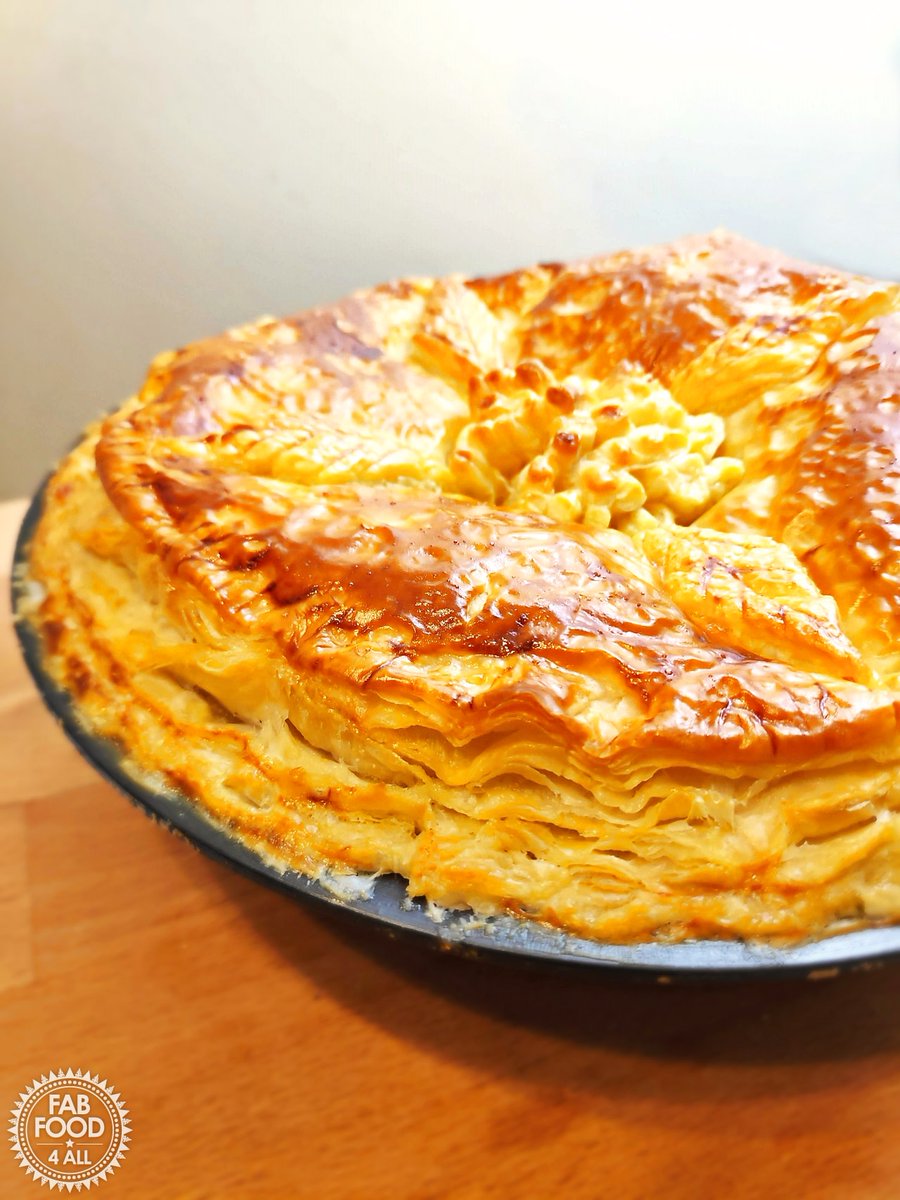 FabFood4All's tweet photo. Dive into the deliciousness of my Sumptuous Turkey Pie! Perfectly seasoned turkey, bacon, mushrooms, leeks and cream, topped with a flaky crust, is the ultimate comfort food. Who's ready to indulge? https://t.co/ziry7VpJ8x  #TurkeyPie #ComfortFood #Foodie https://t.co/khYUzJ0VLH