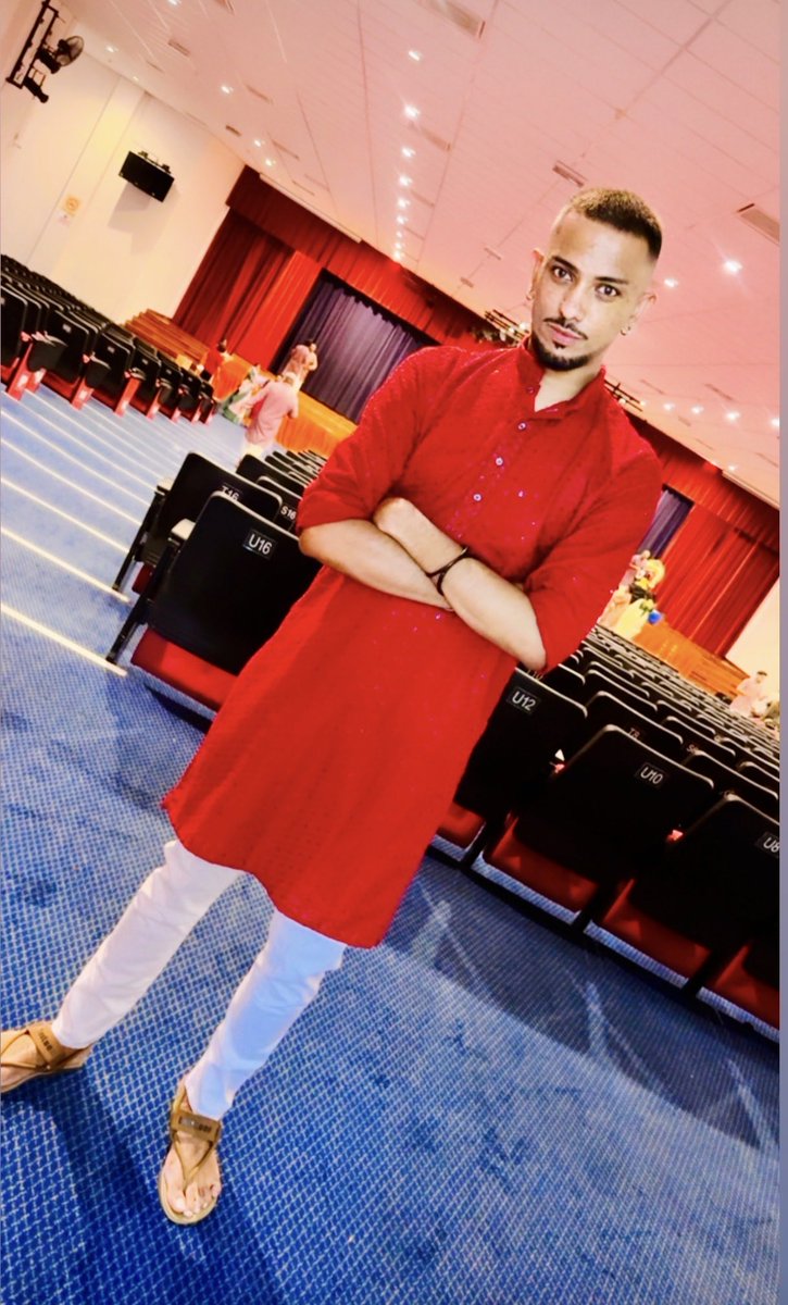 TrishHassan's tweet photo. Classic look for a classic moment 🦚❤️🥰
#meninred❤️ #radhekrishnaworld #radhakrishnalove❤️ #radheshyam❤️❤️❤️❤️ #radheradhe❤🌹🌺🌼💕👏 #lovevrindavan😘🙏😘❤️ #loveyourself #mensfashion #menswears https://t.co/k9n0ggaj3O