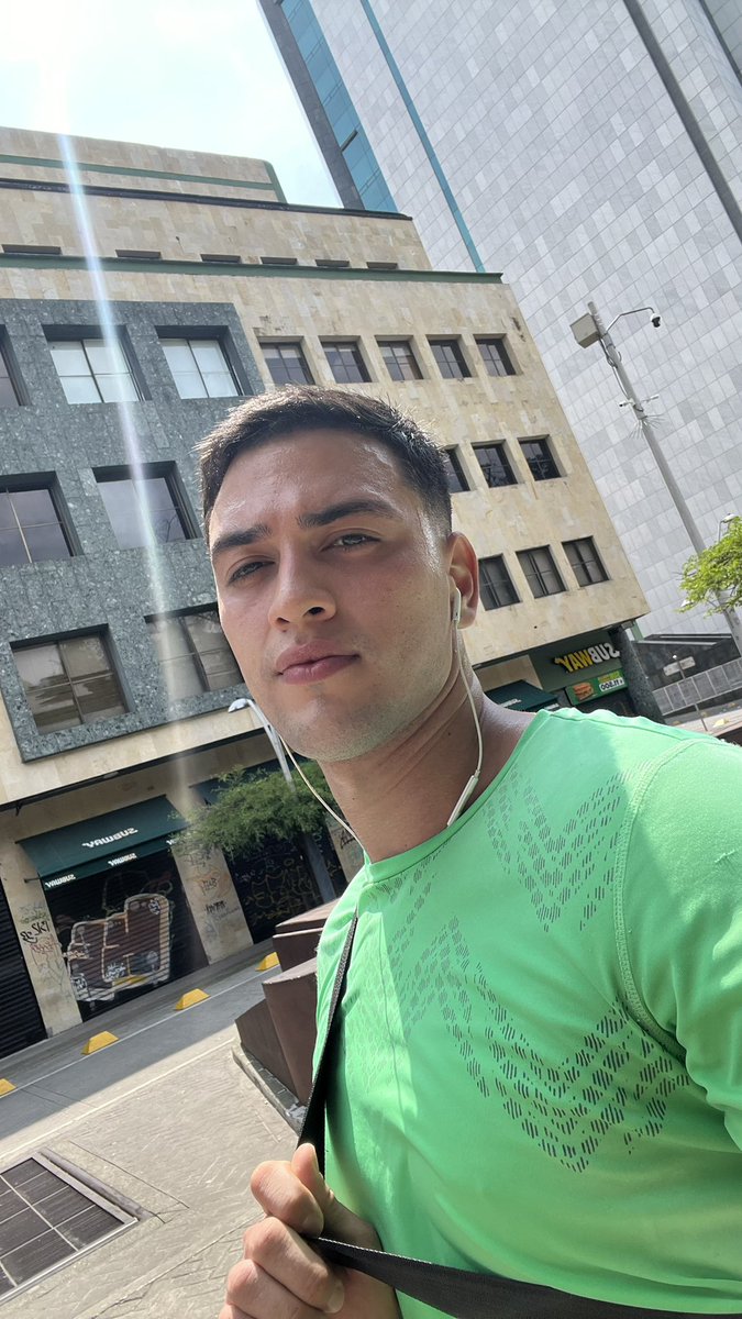 Alejandro tweet media