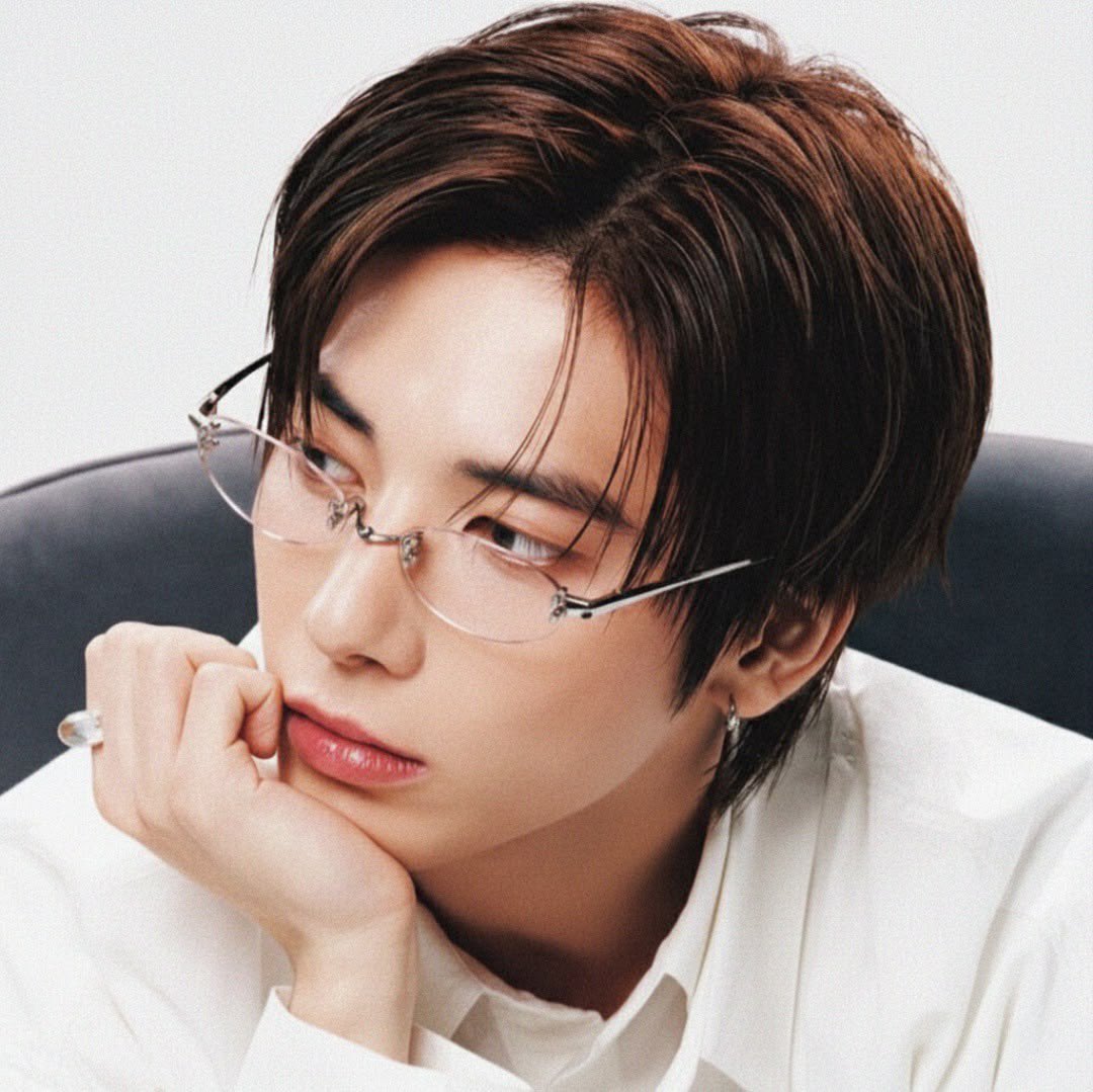 zackisdead's tweet photo. @bonbeongyu TXT COMEBACK ON APRIL 13TH https://t.co/7Sr3lquehV