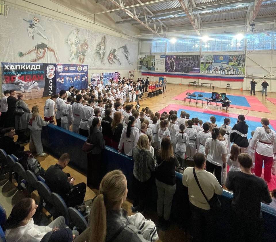 temsu_walling's tweet image. The grand opening of the traditional tournament of the "Eridan" Sports Club in the combat sport of "Kurugi" took place in #Kaluga #Russia 🇷🇺☀️
today, dedicated to the Anniversary of the Victory 🎖️in the Battle of #Stalingrad 💪🏻 during the Great Patriotic War.