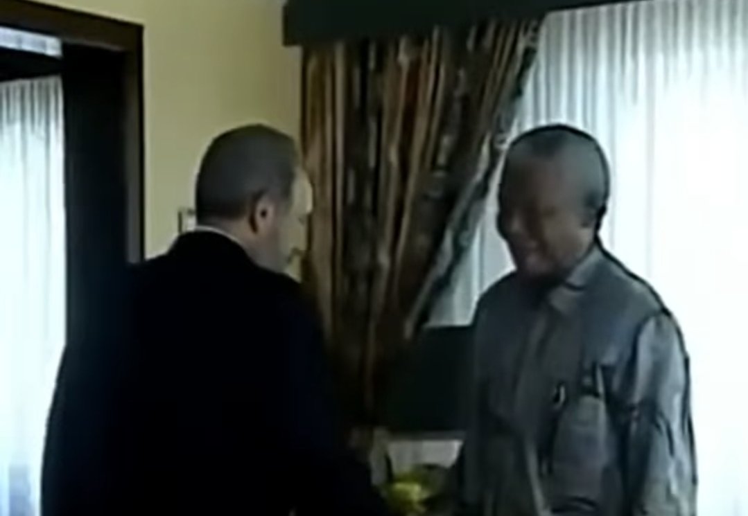 Aquí, Fidel y #Mandela en una #muestra de la #solidaridad de #Cuba, inmortal legado humano del Cmdte. #FidelCastro,  a pesar del #criminal #bloqueo #Usa, con 67 años de fracaso, sin lograr su objetivo de doblegar al valiente, noble y digno #pueblo de Cuba.
facebook.com/share/v/1LSAbq…