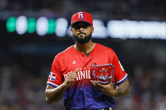 Sandy Alcántara sobre el Clásico Mundial ⚾️

“Cuando se trata de representar a mi país, no hay que pedir permiso. La decisión siempre es mía… y mi respuesta siempre será sí.”

“El sueño de todo jugador latino es vestir los colores de su patria en un Clásico. Para mí es un