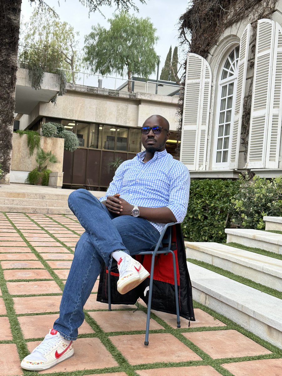 KitanDavid's tweet photo. Most people attend events to be seen. I prefer attending to see.
Sustainability. Search Funds. Hackathons.
Exposure is a career cheat code.
If you were born after 1997:
Stop obsessing over job titles. Start obsessing over rooms.
The right room will rewrite your trajectory
#MBA https://t.co/MQQI1V8GKl