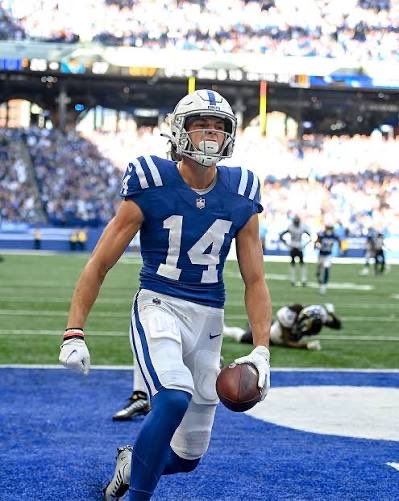 okie dokie beloved <a href="/Colts/">Indianapolis Colts</a> I need y’all to LISTEN UP!!!

as much as I love Daniel Jones for all he’s done for our team &amp; truly want him to stay a part of it…

PAY MY MAN ALEC PIERCE FIRST💰 

I’ve said it once, twice, 14 THOUSAND TIMES -

&amp; I know I’m not the only one who agrees