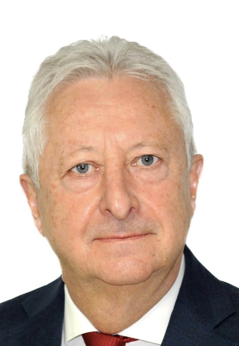 Zůna… Tvl, to bude průser… 
Vizáž bolševické gumy, intelekt stejný. Bůh ochraňuj tuto zemi!