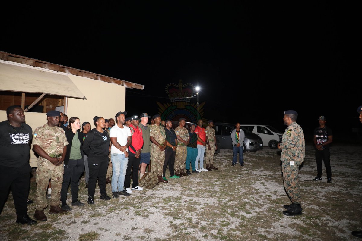 JDFSoldier's tweet photo. to the contingent on behalf of the JDF and the people of Jamaica.

A job well done and all the very best as you continue your service to your country and the region.

#ForwardTogether
#EngineerTaskForce
#JamaicaDefenceForce

Photos by Private Braina Cutter, Headquarters JDF https://t.co/zybuLYehUZ