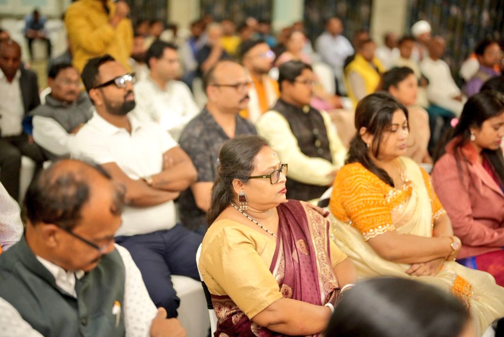 NitinNabin's tweet photo. Chaired the Siliguri District Core Committee meeting and discussed various organisational matters and preparedness for the upcoming Vidhan Sabha elections.

শিলিগুড়ি জেলা কোর কমিটির বৈঠকে সভাপতিত্ব করলাম এবং আসন্ন বিধানসভা নির্বাচনের প্রস্তুতি ও দলের বিভিন্ন সাংগঠনিক বিষয় নিয়ে ফলপ্রসূ আলোচনা হলো।

@BJP4Bengal