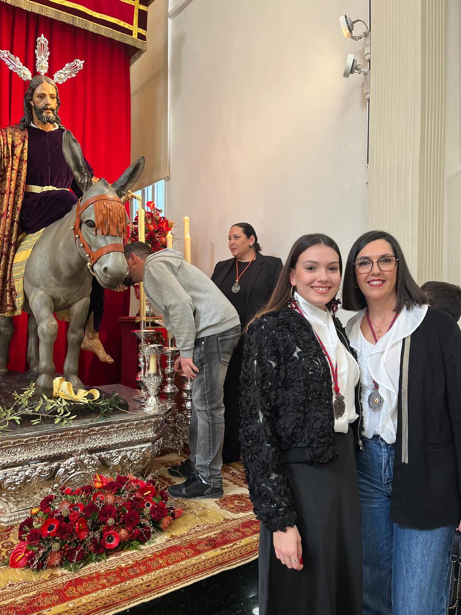 🔴🔵 | 𝐌𝐀𝐍𝐈𝐅𝐄𝐒𝐓𝐀𝐂𝐈𝐎𝐍𝐄𝐒 𝐏𝐔́𝐁𝐋𝐈𝐂𝐀𝐒 |

Este fin de semana, una representación de nuestra hdad ha asistido a los cultos celebrados por <a href="/NazarenoLinares/">Nazareno de Linares</a>  y <a href="/borrilinares/">Borriquilla Linares</a>, acompañando en los actos organizados en honor de sus Sagrados Titulares.

#RescateyDolores