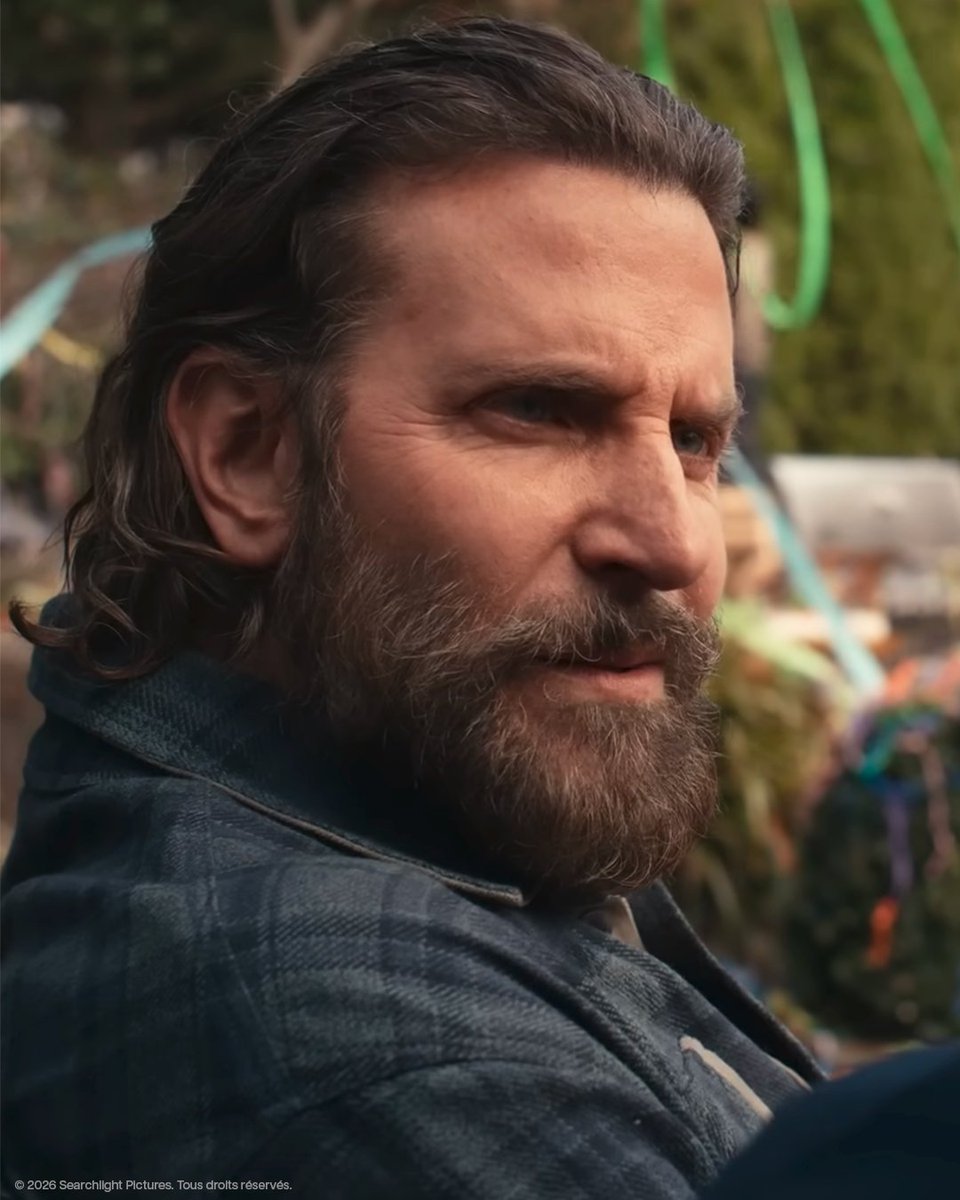 SearchlightFR's tweet photo. Devant comme derrière la caméra, on adore Bradley Cooper. 🎥

#IsThisThingOn, actuellement au cinéma. https://t.co/YL7Rq7aAdM