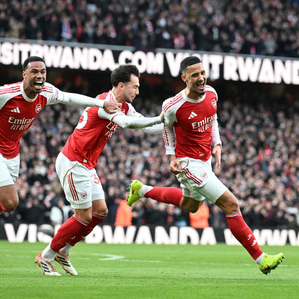 🚨🚨🚨🚨 تــــاريـخــي وللـتاريـــخ 🚨🚨🚨🚨

آرسنال ثاني أكثر فريق سجل من ركلات ركنية في موسم واحد من البريميرليغ تاريخيًا (15 ركلة ركنية)

الاستثناء كان أولدهام في موسم 1992/93، وست بروميتش في موسم 2016/17، وآرسنال في موسم 2023/24 (جميعهم 16 ركلة ركنية)