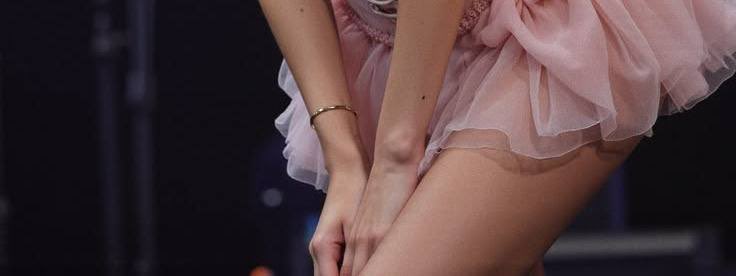 I asked a s3x therapist:

“Why do people get married and suddenly stop having s3x?
Why does desire fade the moment the ring goes on?”

He smiled and said,
“Because most couples kill attraction without realizing it.”

Here’s what he meant.......