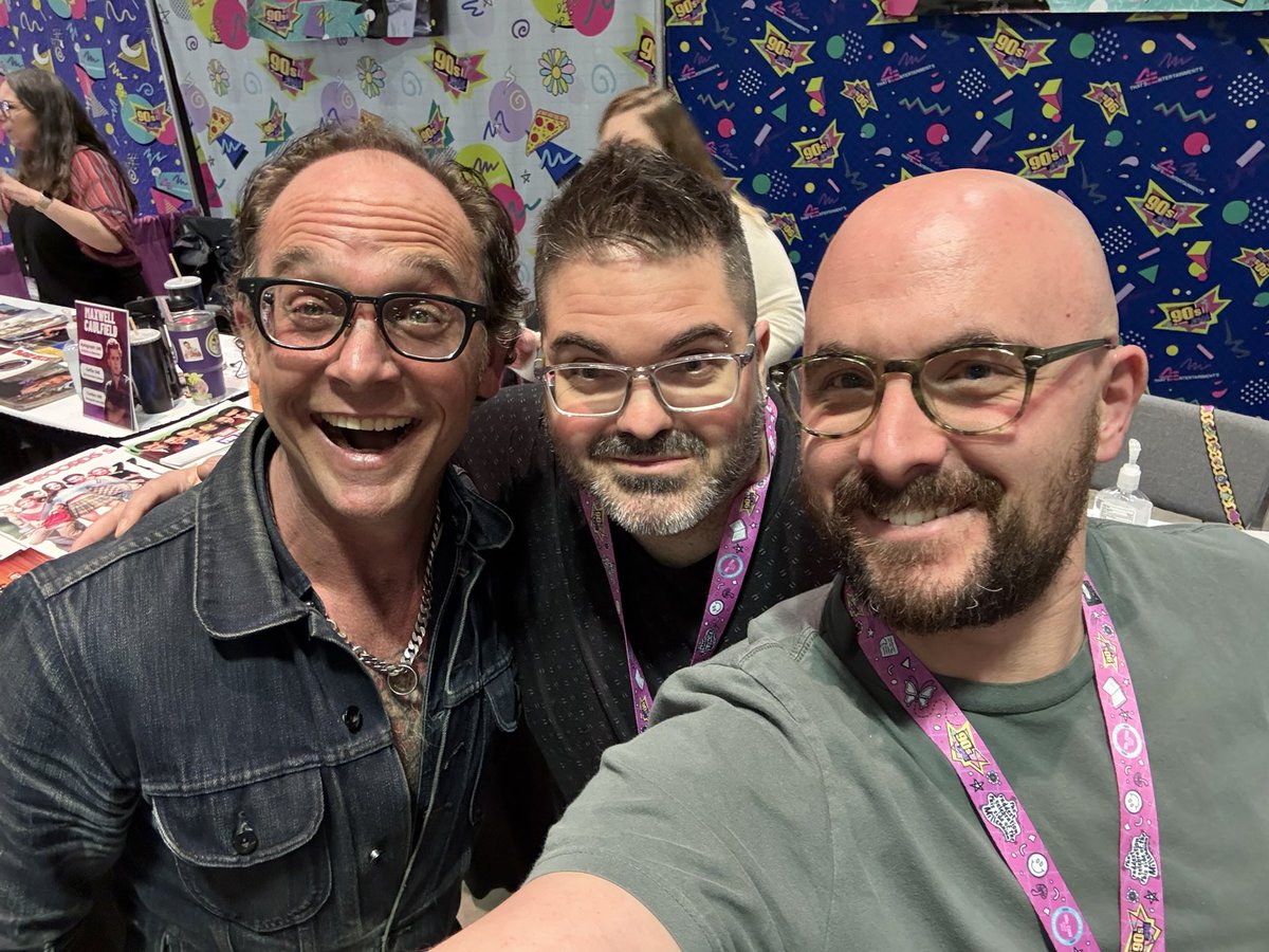 Back in March me and my husband met Ethan Embry back at 90s con in Connecticut. What a sweet guy ! #Scream7