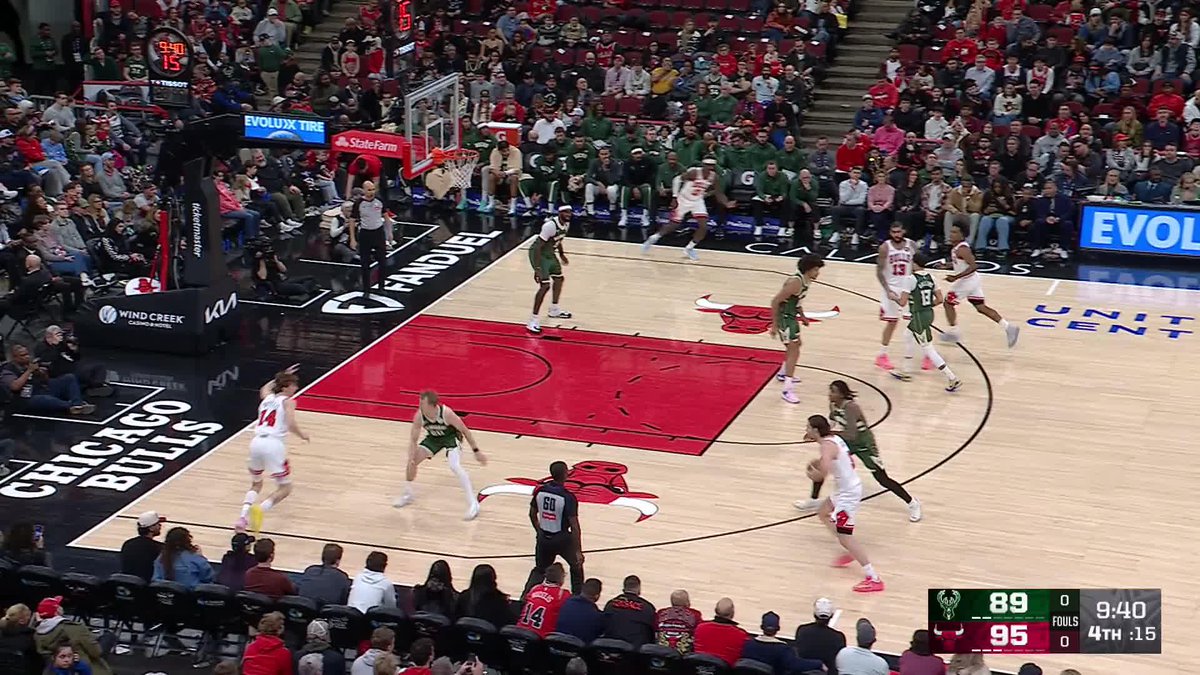 Get up or get out the way ‼️
@BuzelisMatas | @CHSN__