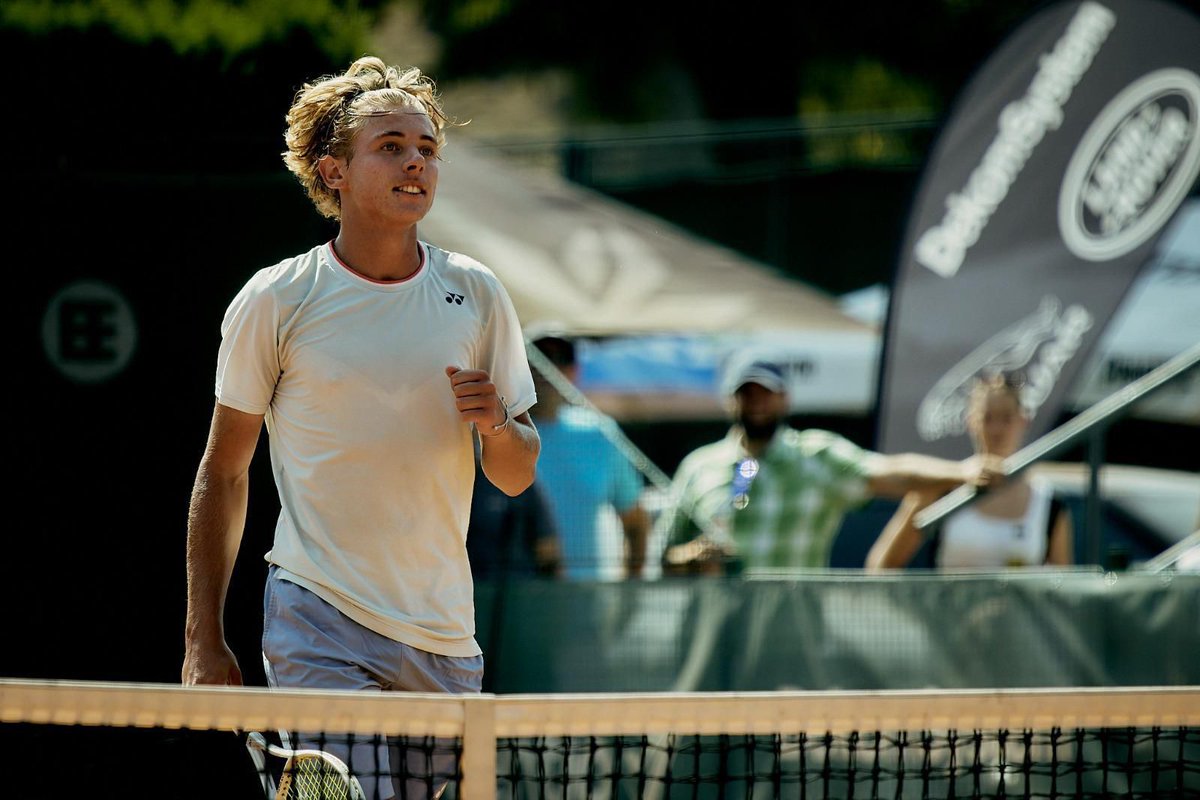 Parsa Bombs 💣 tweet media