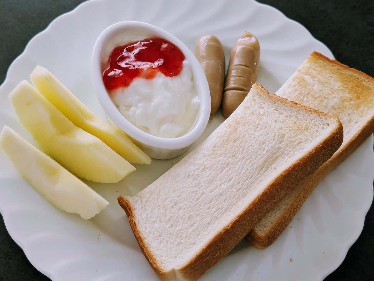 tmm_supino0017's tweet image. Not the best weather for a Monday morning. #breakfasttime