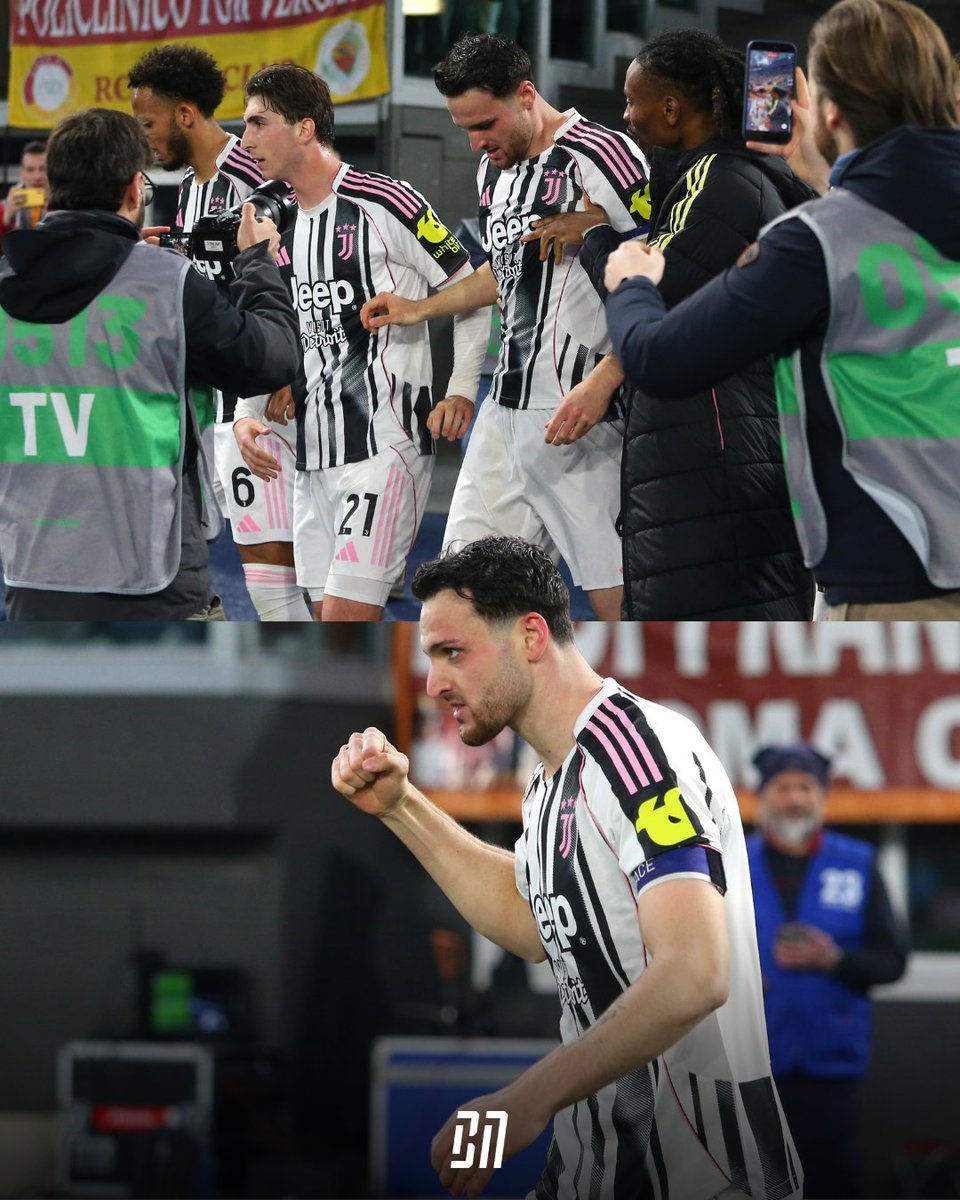 ilbianconerocom's tweet image. #Striker 🐱