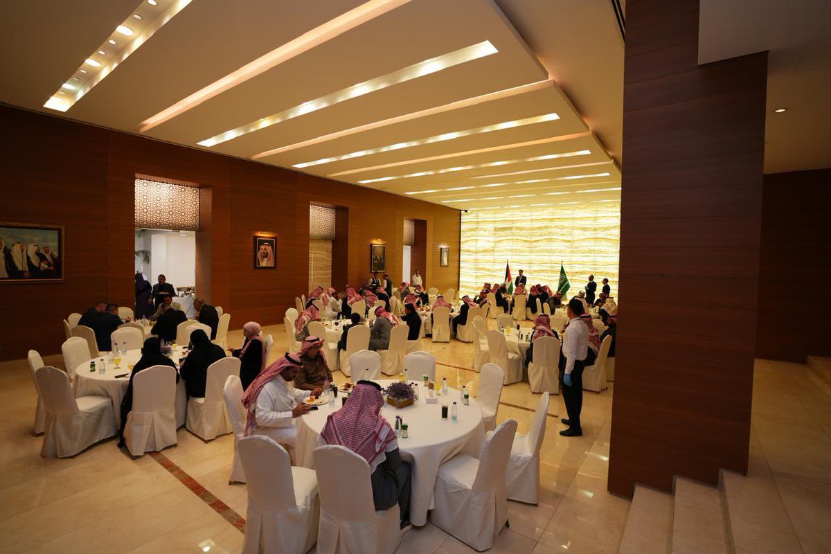 KSAembassyJO's tweet photo. سمو السفير  منصور بن خالد بن فرحان آل سعود يقيم مأدبة إفطار لموظفي السفارة وأعضاء المكاتب الفنية والملحقيات التابعة للسفارة . https://t.co/qMWAMZi8Ic