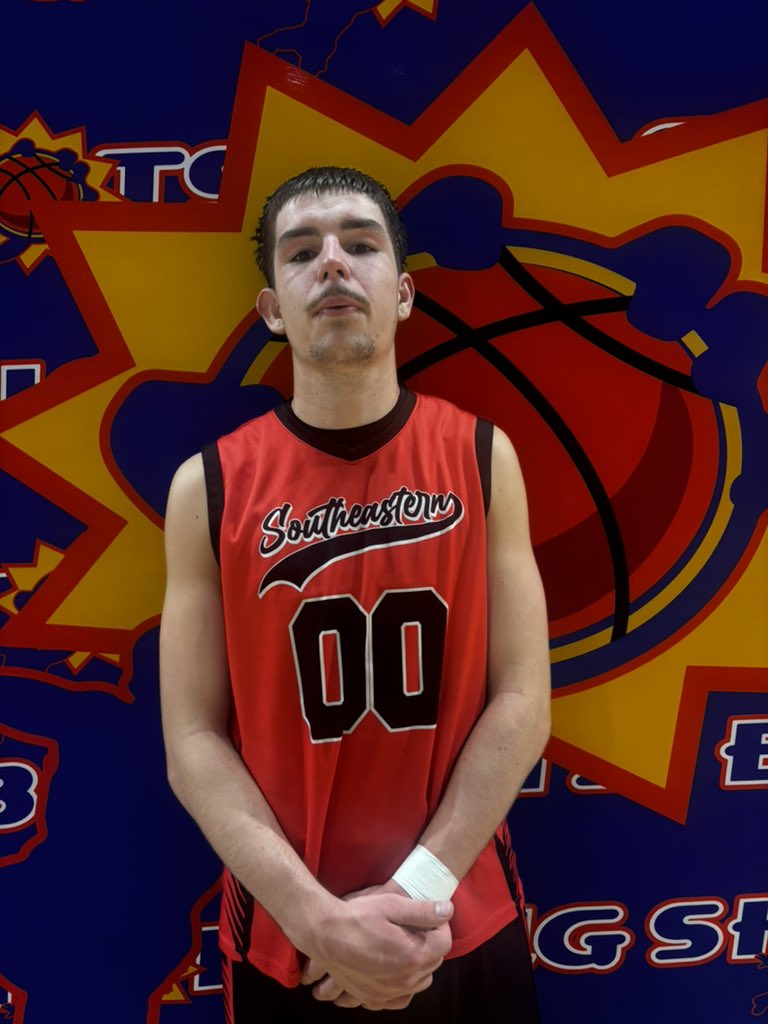 BigShotsGlobal's tweet photo. #BIGSHOTS #PrepNationals 

Post Grad Platinum Blue 

East Charlotte Christian Grey (NC) - 85 
12 Josiah Montgomery 21 
5 Kwesi Smith 18 
24 Aiden Jones 14 

Southeastern Prep Black (FL) - 34 
0 Blake Ormston 9 
22 Itay Nuhamovici 7 
7 Winston Sigh 4 https://t.co/FoXAWvxPCZ