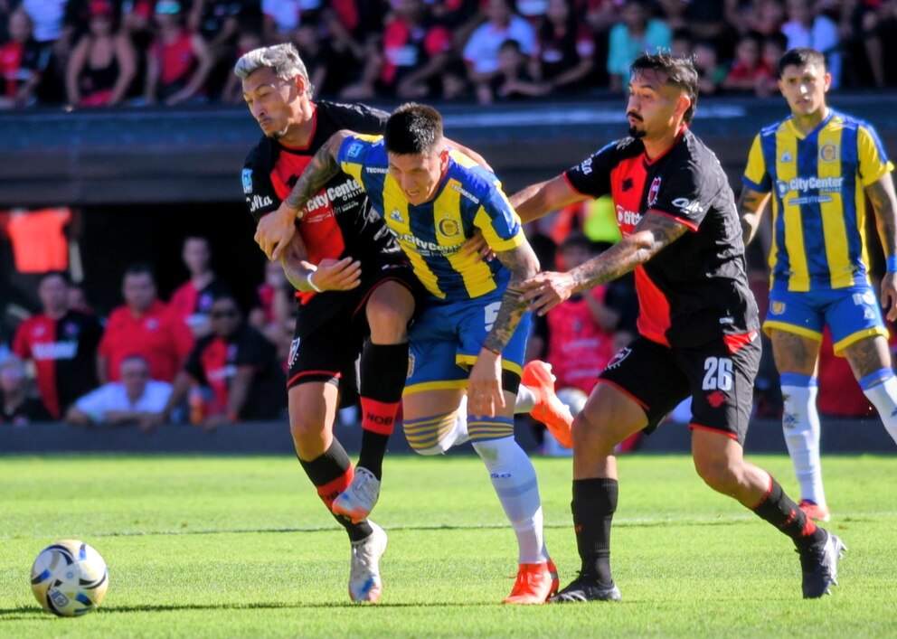 FT: Newell's 0-2 R.Central  

Frank Kudelka loses his first game in his second stint as Newell's manager.

Newell's continue on a disgraceful run of form, with no league win since 8 November 2025. 

#Newells #ClásicoRosarino