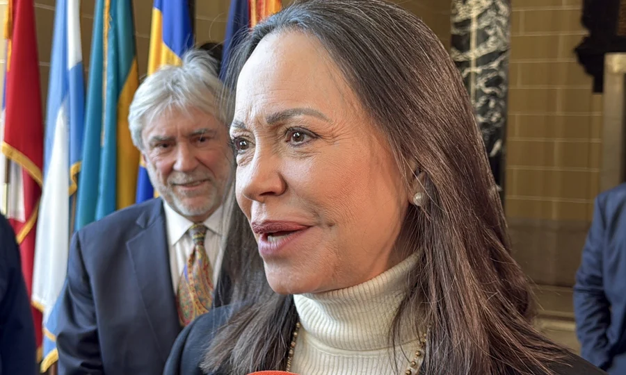 Maria Corina anuncia retorno à Venezuela para liderar transição democrática

gazpovo.com/O9cCCpdW