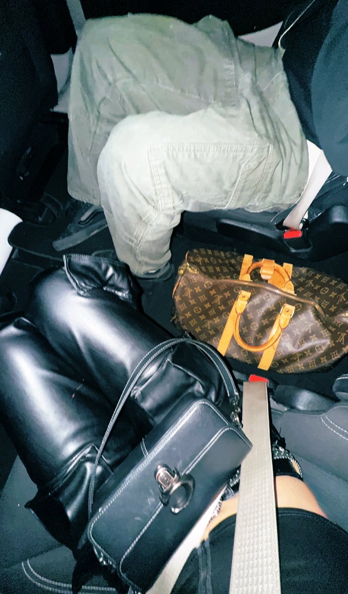 PuertoRicanKaos's tweet image. 🚗💨 
•
•
•
#louisvuitton #keepall #fyp #WeekendVibes #LGBTQ #puertorican #NC #coach #NYC @eman_palacios