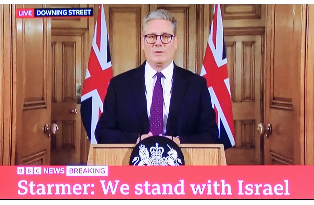 This wanker is prepared to spill British blood for Israel.
Not my Prime minister. #StarmerOutNow  #StarmerIsATraitor