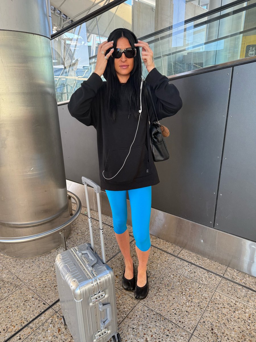 crazyjessie6666's tweet image. does anyone know how many gs I’m #high carrying on me? 🤭🤭 in this pic lmao

#explore