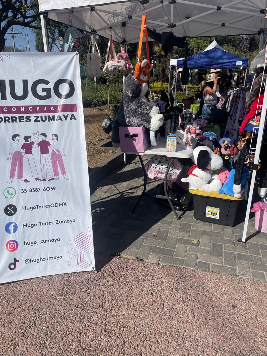 DaveUnforgiven's tweet photo. @LuisMendozaBJ @HugoTorresCDMX ¿podemos hacer algo con este tema de la popó en el parque las américas?, veo que ayudas a la gente con comercio https://t.co/SwPJ7piDab
