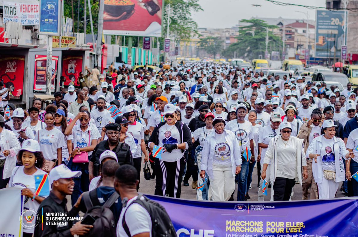 MichelineOMbae's tweet photo. Ce dimanche 1er mars 2026, à 8h30 précises, sous l’éveil d’une aube encore empreinte de fraîcheur matinale, Kinshasa s’est levée d’un seul élan, vibrant au rythme sacré de la solidarité nationale. Des milliers de Congolais ont répondu, d’une voix unanime, à notre appel : « Marchons pour elles, marchons pour l’Est ».
Portée par la vision de Son Excellence Monsieur le Président de la République, Félix-Antoine Tshisekedi Tshilombo, je me fais aujourd'hui le relais de cette impulsion historique pour mobiliser les forces vives de notre patrie.

En ma qualité de Ministre du Genre, Famille et Enfant, sous la coordination stratégique de Madame la Première Ministre, Judith Suminwa Tuluka, j’exhorte chaque citoyenne et chaque citoyen à s’approprier l’initiative « Marchons pour elles, marchons pour l’Est ». Que chaque pas accompli soit l'expression solennelle de notre fidélité indéfectible envers la Nation et le témoignage d'un soutien absolu à nos vaillantes FARDC.

Ensemble, marchons pour la dignité de la femme, pour une paix durable et pour l’intégrité sacrée de notre terre.

@PresidenceRDC 
@PrimatureRDC 
@Fatshi13 
@ONUFemmes 
@WordVision 
@PNUD 
@IPAS 
@UnicefRDC 
@TinaSalama 
@PatrickMuyaya