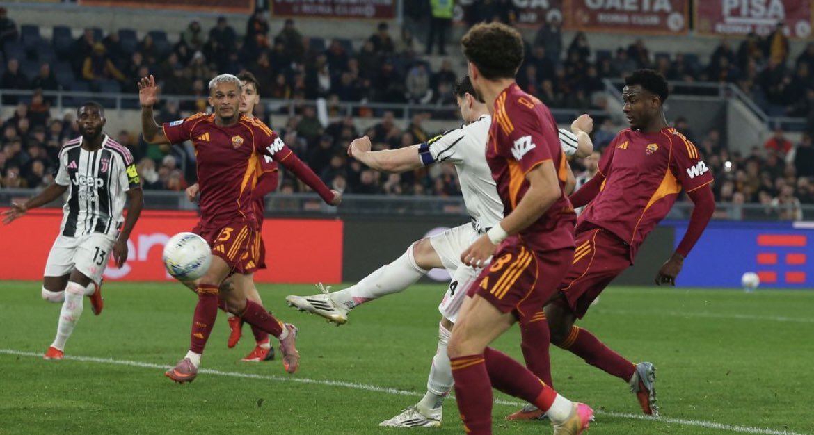 La Juve non muore letteralmente mai!! 

Nonostante tutto, loro ci credono FINO ALLA FINE.

Sosteniamoli FINO ALLA FINE🤍🖤
<a href="/juventusfc/">JuventusFC</a> 
#RomaJuventus