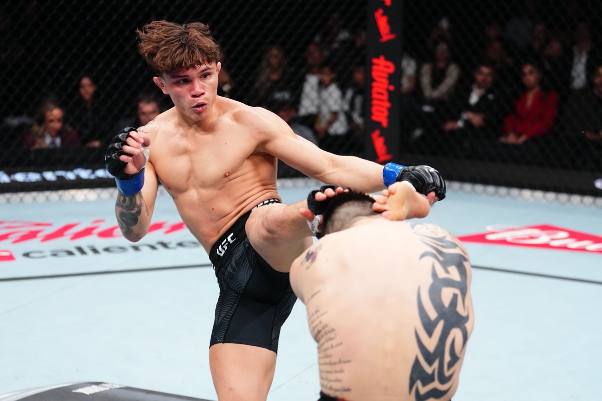 UFC_AUSNZ's tweet image. Top 10 see ya soon!

Who should Lon Kavanagh face next after that performance? #UFCMexico