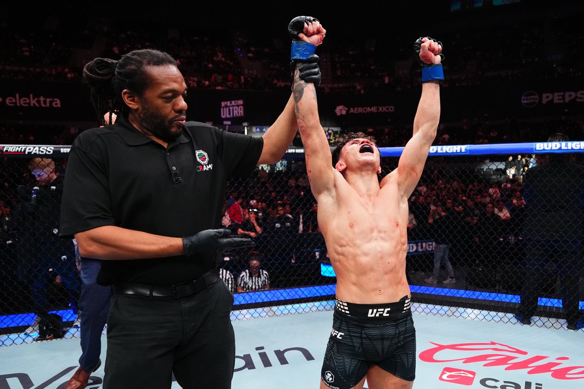 UFC_AUSNZ's tweet image. Top 10 see ya soon!

Who should Lon Kavanagh face next after that performance? #UFCMexico