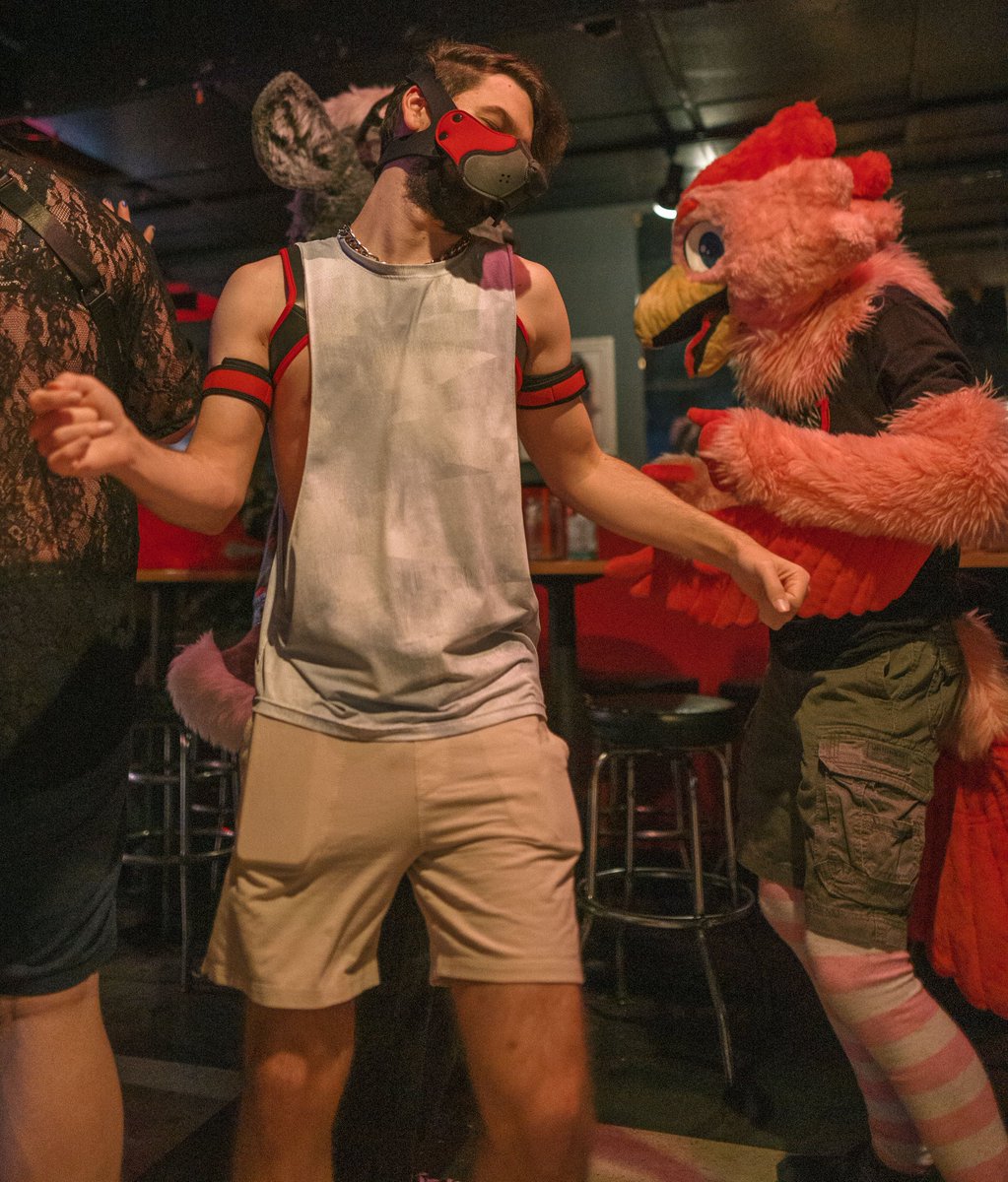 Side Show 👀 tweet media