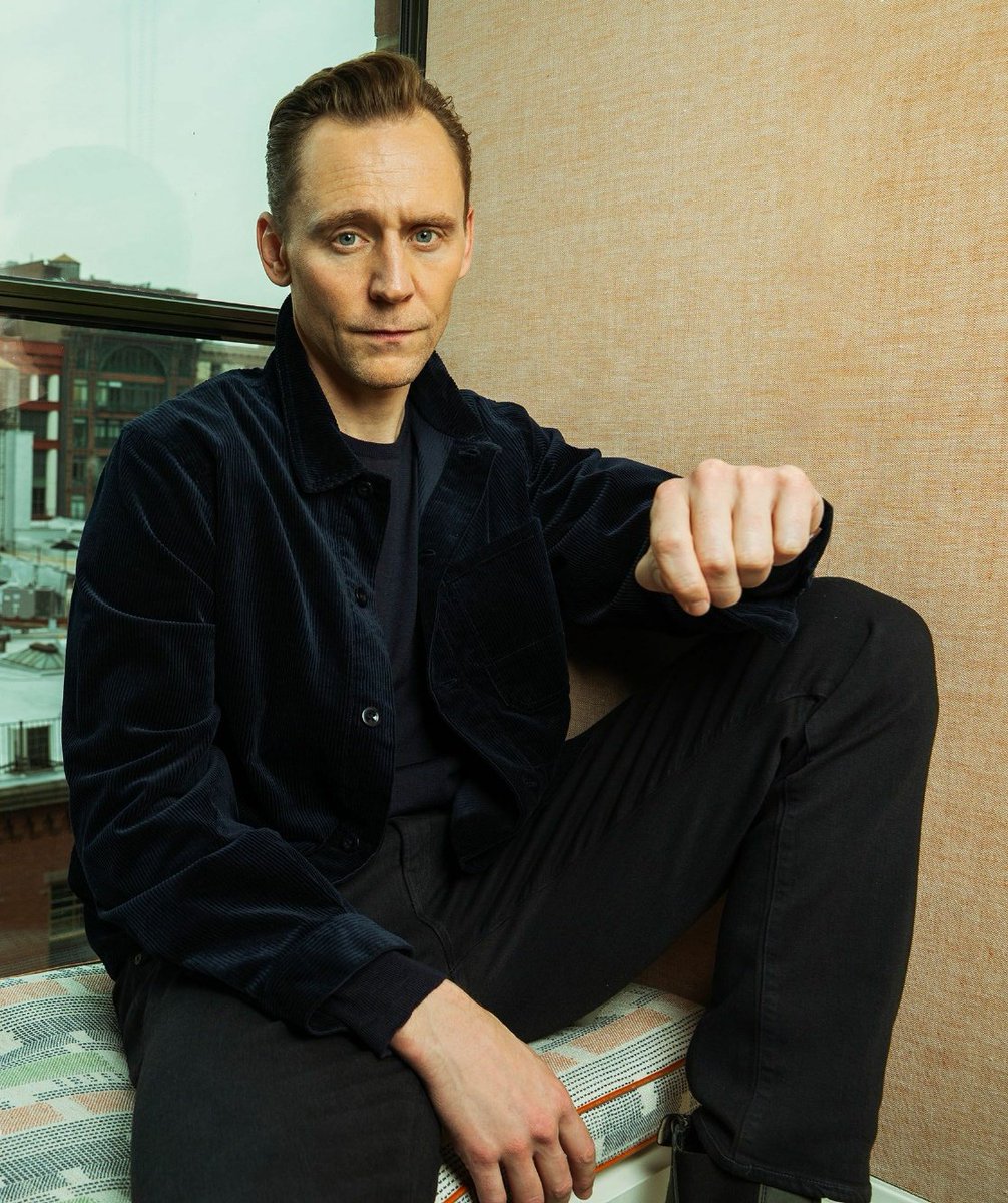 Best of Tom Hiddleston tweet media