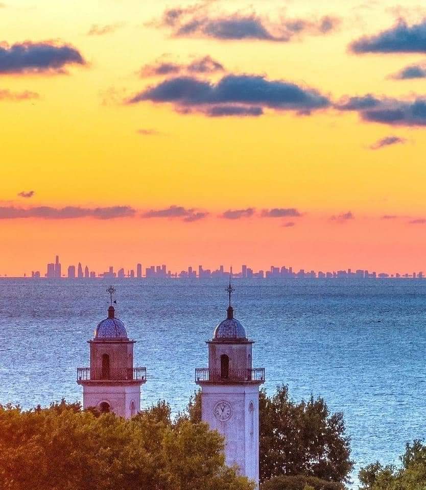 🇦🇷 Buenos Aires vista desde Colonia del Sacramento Uruguay 🇺🇾 😱💙

Desconocemos el autor.