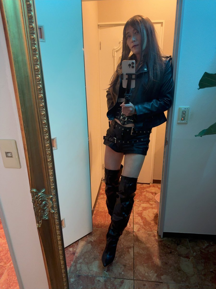 ユイ姐さん💋　ぢゃけろっけんろーる😎🎸 tweet media