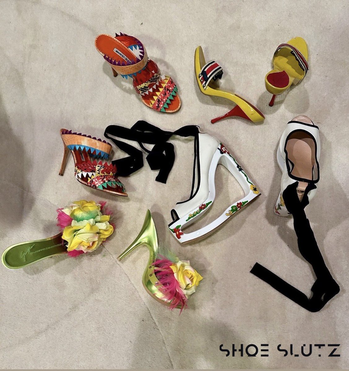 Shoeslutz69's tweet photo. Summer is looking bright https://t.co/bbXT6TeGs9