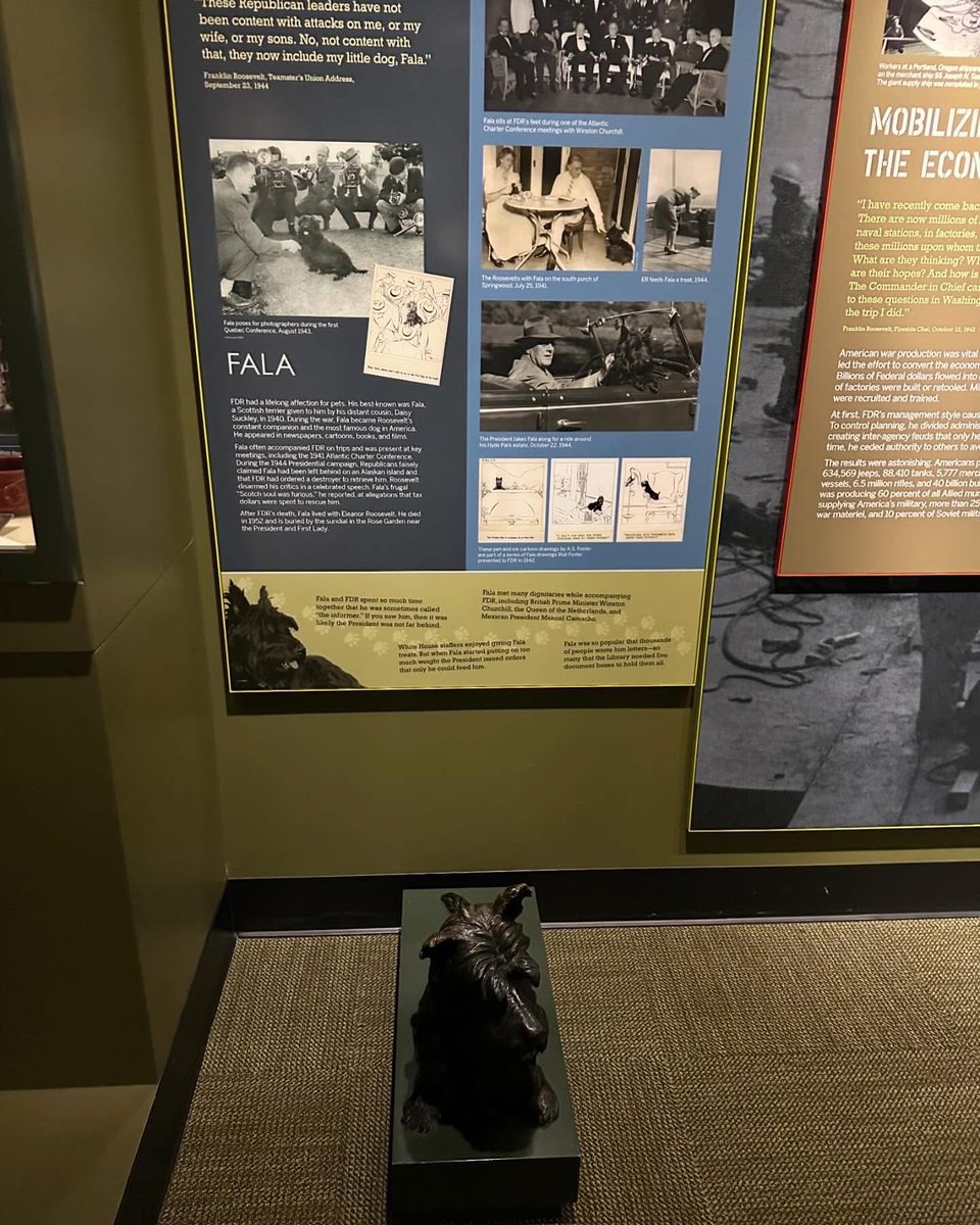 PresidentsVisit's tweet image. Fala’s display at the Franklin Roosevelt Presidential Library! ⚰️🪦🦅🇺🇸🏛 

Check out “Franklin Roosevelt’s Tomb” from “Visiting the Presidents”! visitingthepresidents.com/2026/02/17/sea…

#Fala #FranklinRoosevelt #HydePark #grave