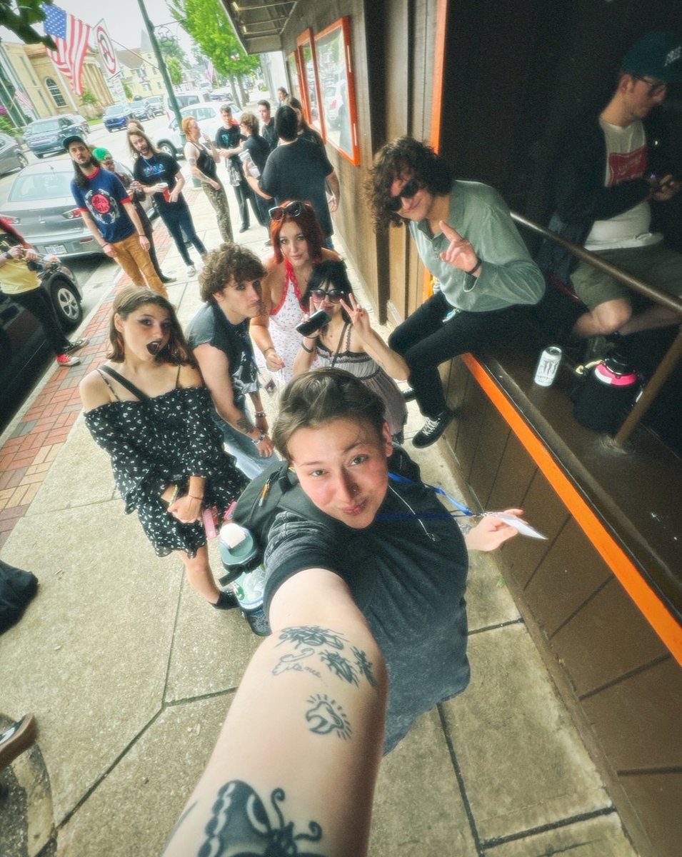 emma grace tweet media