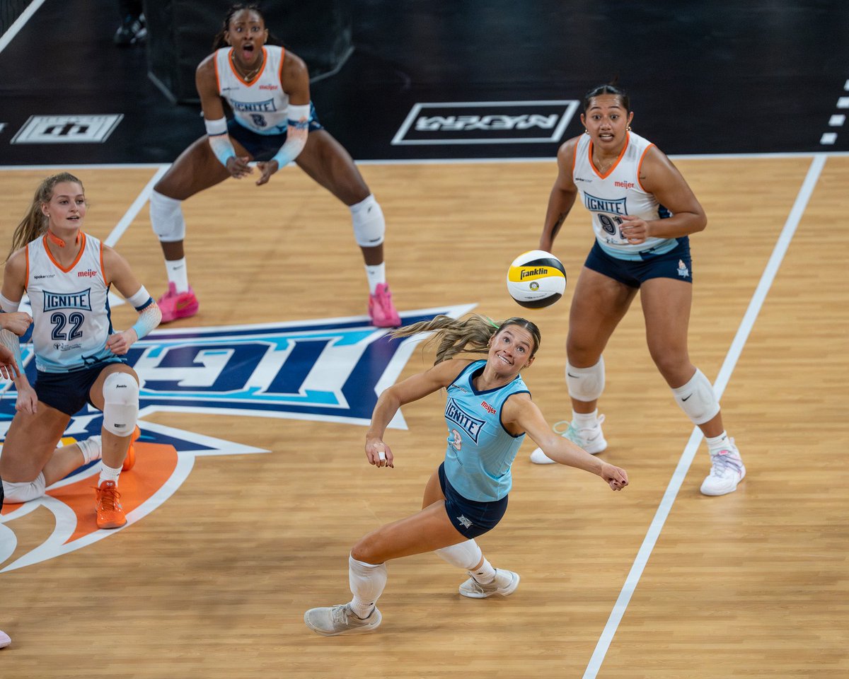 NISReport's tweet photo. @IndyIgniteVB lose the first set then turn on the burners to take down the Supernovas, 17-25, 2️⃣5️⃣-22, 2️⃣5️⃣-21, 2️⃣5️⃣-13. https://t.co/OzgfdFi4r8