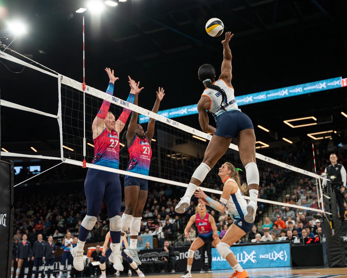 NISReport's tweet photo. @IndyIgniteVB lose the first set then turn on the burners to take down the Supernovas, 17-25, 2️⃣5️⃣-22, 2️⃣5️⃣-21, 2️⃣5️⃣-13. https://t.co/OzgfdFi4r8