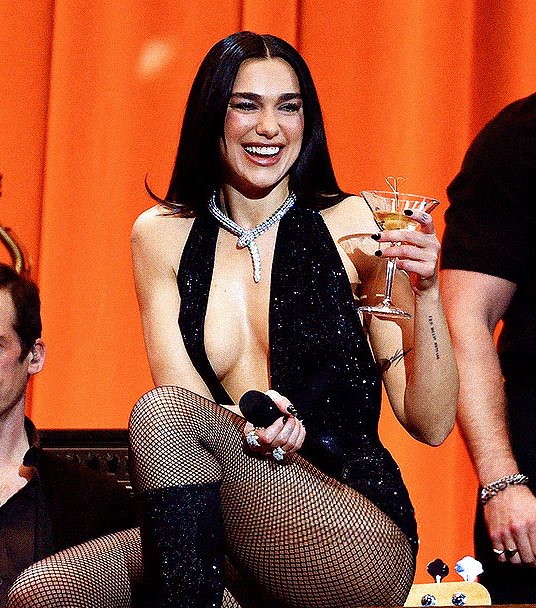 𝑛𝑎𝑜𝑚𝑖. tweet media