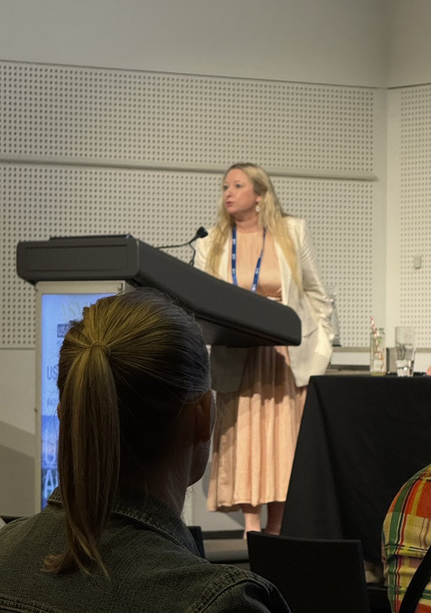MarcDiocera's tweet photo. The amazing @ChristyHicksAPP on the Urological Implications of Menopause &amp; the Nurse’s Role | @ANZUNS_Urology @UrologicNurses https://t.co/2tHcpzcd7m