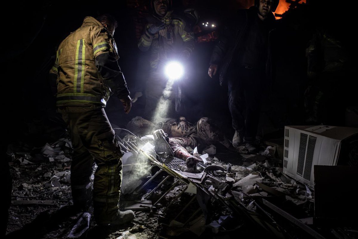 Trump has been calling for the people of Iran to revolt against the regime, while at the same time his jets are dropping bombs on the same Iranian people. 

Those pictures are from a neighbourhood in Tehran tonight.
