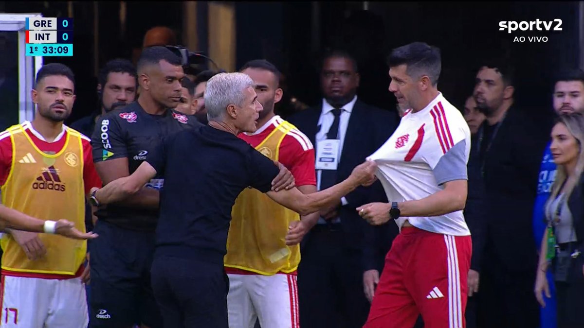 BorrachosDoSul's tweet photo. ESSE É MEU TREINADOR 👏🏻  NÃO ACEITA PRA ESSES COITADOS AI MISTER 👏🏻 https://t.co/slhYWEA1RD