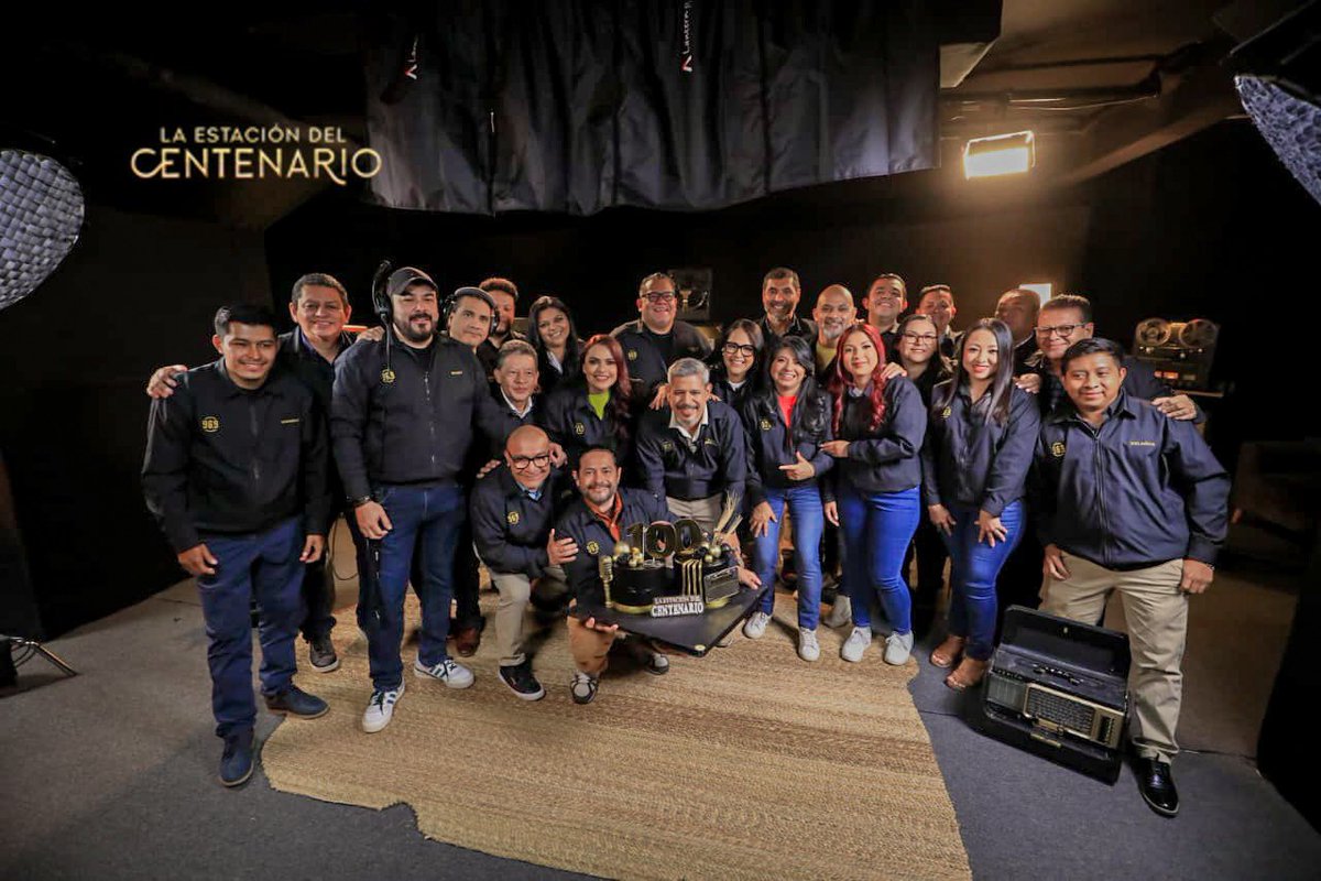 Un siglo al aire, uniendo corazones.

Gracias por estar con nosotros en este momento que ya es historia. 🇸🇻✨