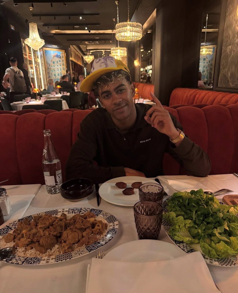 HO PE 🦌 tweet media