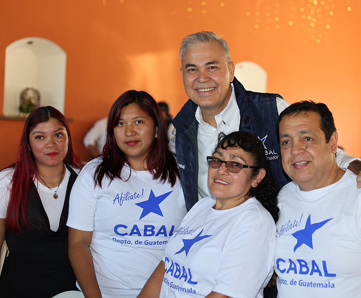 ManuelArchilaGT's tweet photo. Este fin de semana estuve con nuestro Secretario de Formación Política Roberto Arzu que impartió un taller estratégico dirigido al equipo del municipio de Mixco, bajo el liderazgo del coordinador municipal, Iván Díaz.

Seguimos trabajando en el fortalecimiento institucional y la capacitación de nuestros equipos, en estricto cumplimiento del artículo 20, literal h) de la Ley Electoral y de Partidos Políticos (LEPP).

#SomosCabal I #Mixco
#ManuelArchila I #Afiliate